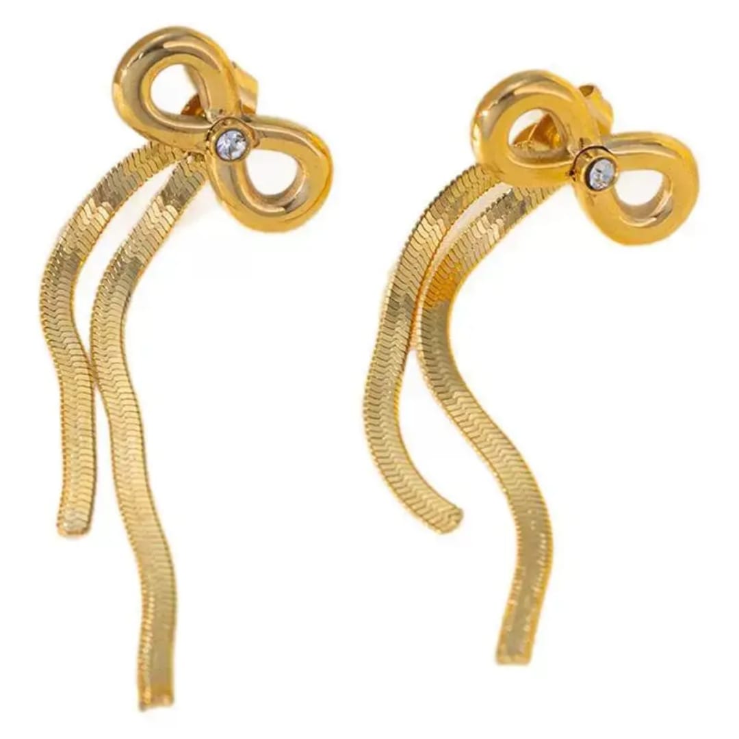 Gold ribbion pendent and earrings set