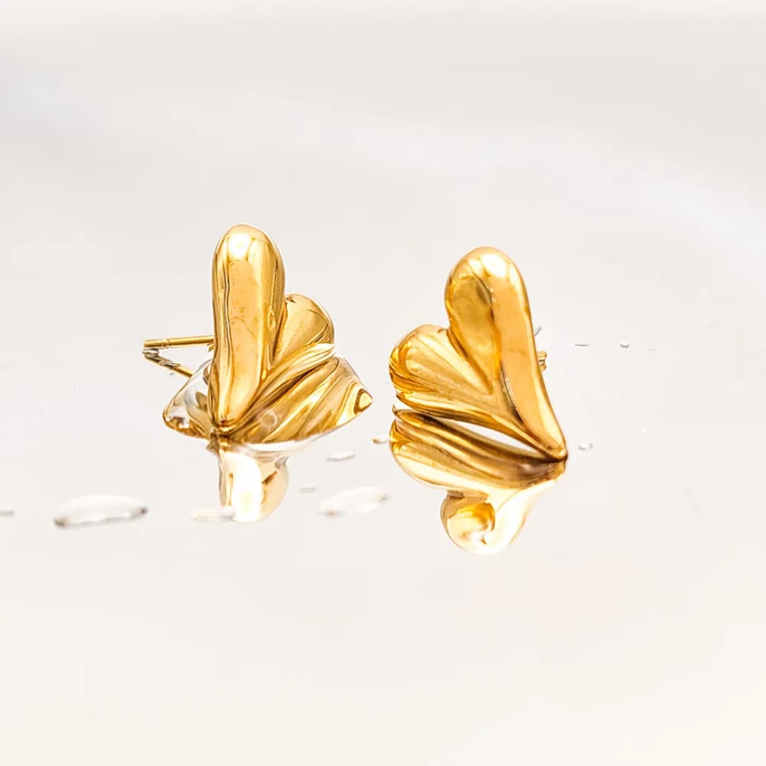 Gold heart-shaped earrings